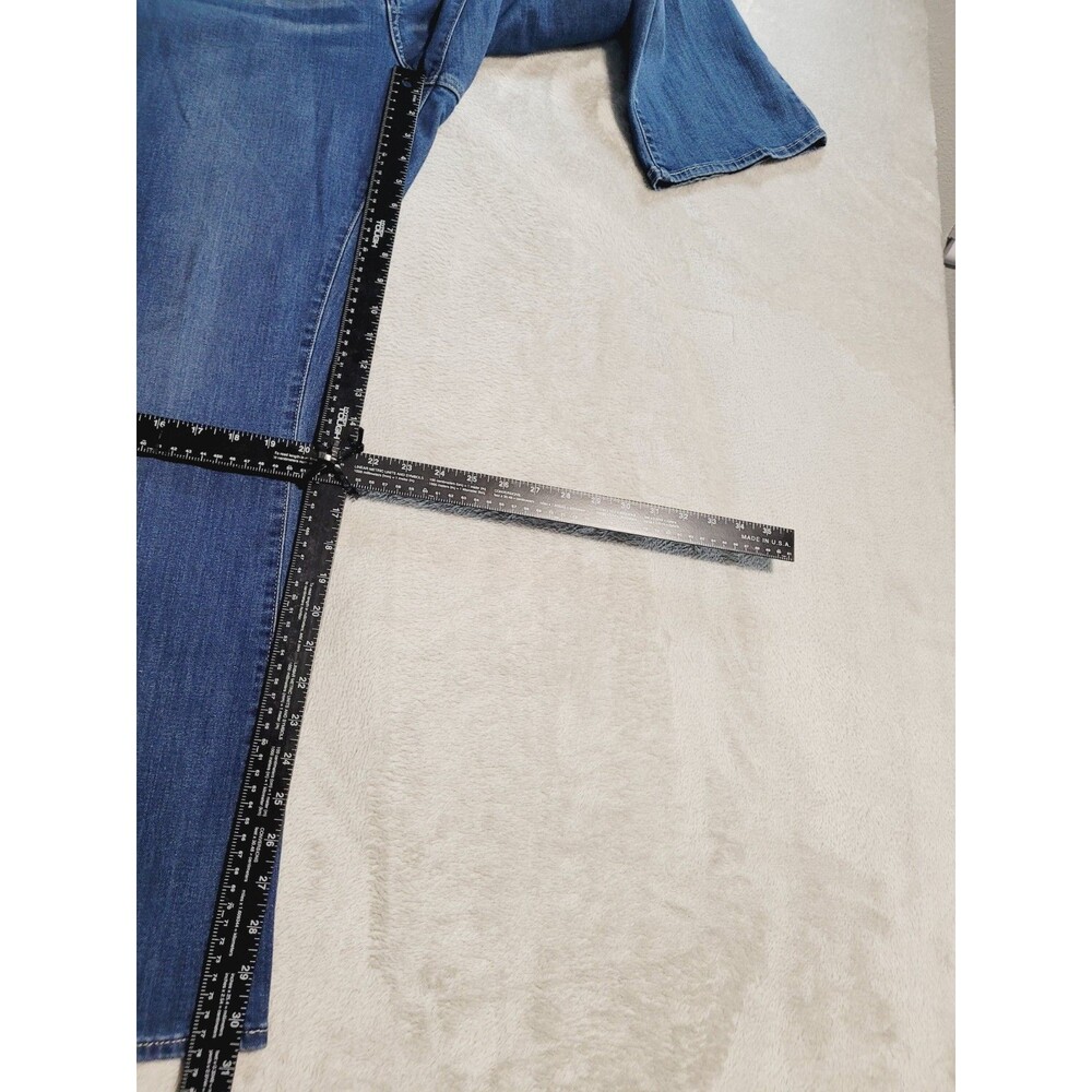 Levi's Signature Mid-Rise Bootcut Super Stretch Women’s Size 16 33x32 Dark Wash - Picture 8 of 13